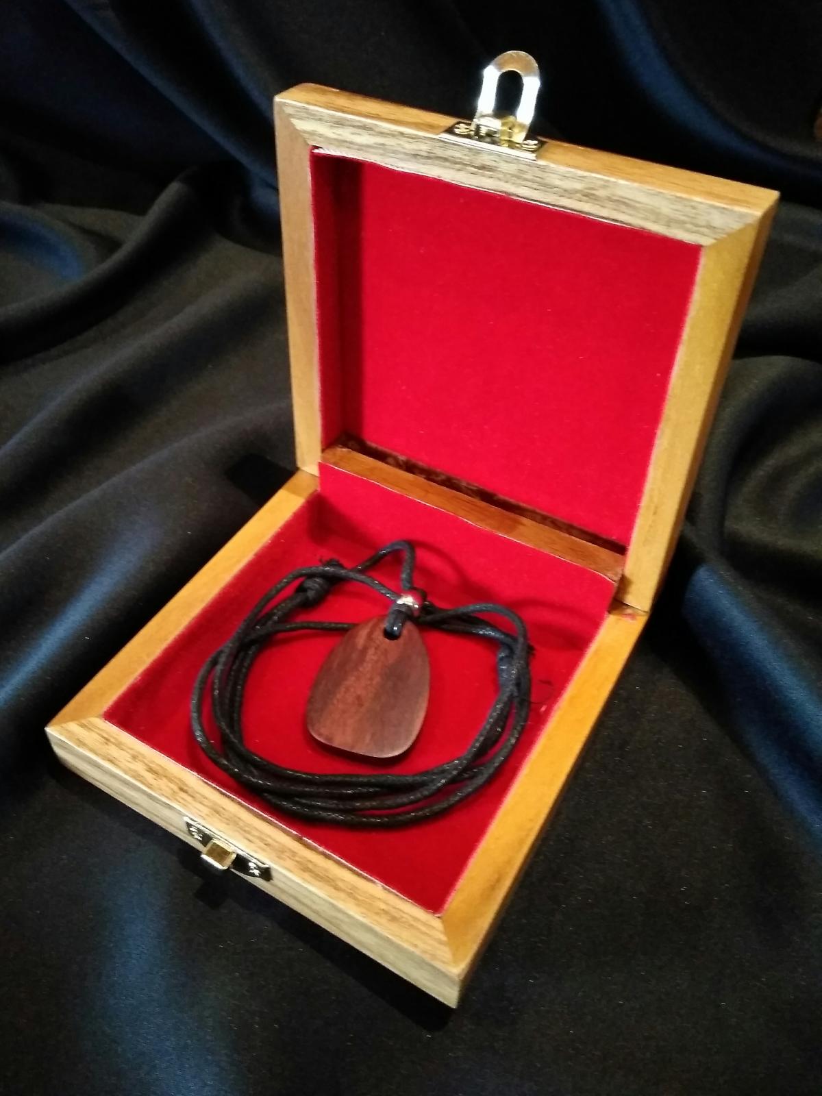 Venolli Necklace Brown + Exclusive Box - WJN004
